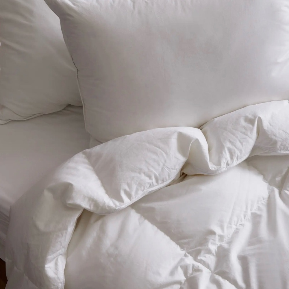 Quince Lightweight Premium Down Duvet Insert in Queen 1018 - Picture 4 of 5